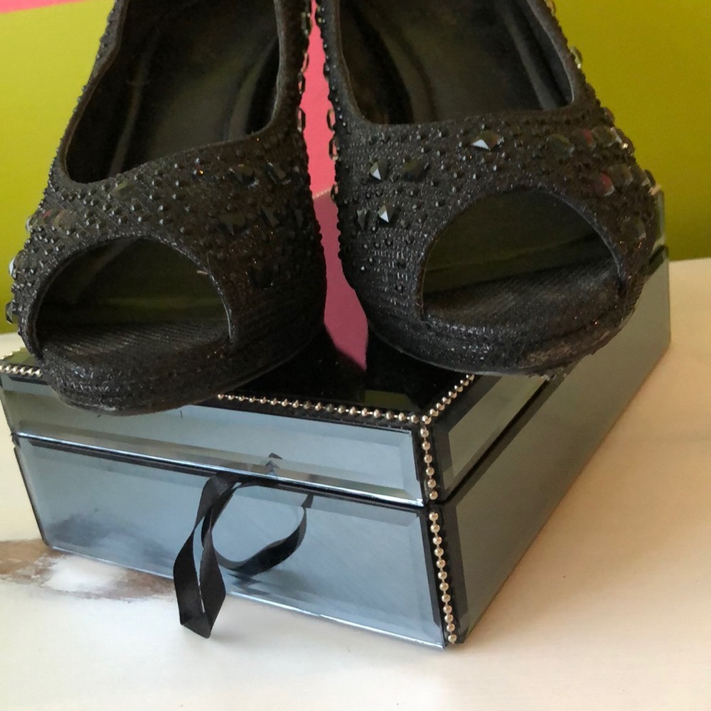 Heels - Picture 2 of 5